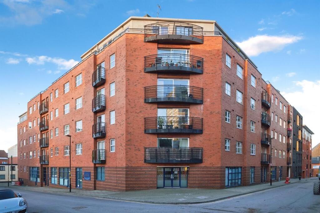 Exquisite City Centre Apartment - Recently Refurbed - 2 Bed 2 Bath - Free Parking - Netflix Amazon Disney Birmingham Esterno foto